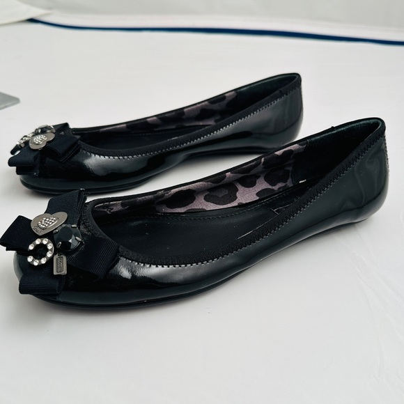 Coach Poppy Caper black patent leather ballet flats with ribbon gunmetal detail - Picture 3 of 12